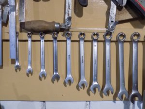 ordnung in werkstatt durch lochwand