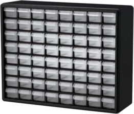 Akro-Mils 10164 Schubladenschrank mit 64 Schubladen, Kunststoff, für Garage, Perlen- und Make-up-Organizer, Lego-Aufbewahrung, Lehrer-Werkzeugkasten und mehr, 50,8 x 15,2 x 40,6 cm (B x T x H) Schwarz - 1