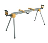 DeWalt Universal-Untergestell/ Sägen-Untergestell (passend für Paneel-, Kapp- und Gehrungssägen, leichte Aluminiumkonstruktion, einfacher Transport, Teleskop-Auszug, Klappanschlag) DE7023, DEWALT DE7023-XJ - Banco de trabajo de alto rendimiento para Ingletadoras - 1