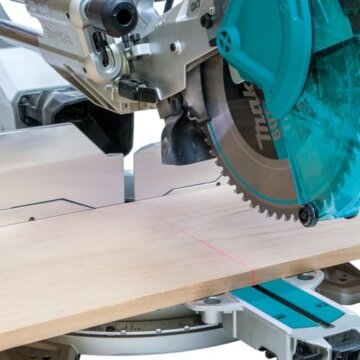 Makita LS1219L Kapp- und Gehrungssäge 305 mm - 18