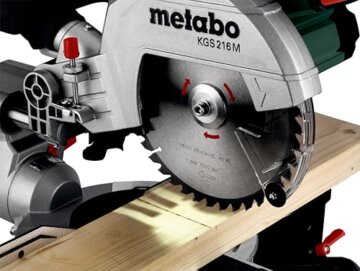 Metabo Kapp- und Gehrungssäge Set KGS 216 M – 613216900 – Mit Precision Cut Line, 216 mm 2. Hartmetall-Sägeblatt und Zugfunktion – 2 m Kabellänge - 9