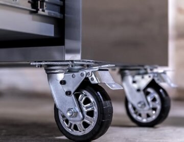 Ondis24 Edelstahl-Werkstattwagen Werkzeugwagen mit 10 Leichtlaufschubladen & XL-Massivholzarbeitsplatte, Lenkrollen, fahrbare Werkbank, unbestückt (Silber, 198 x 49 x 95 cm) - 5